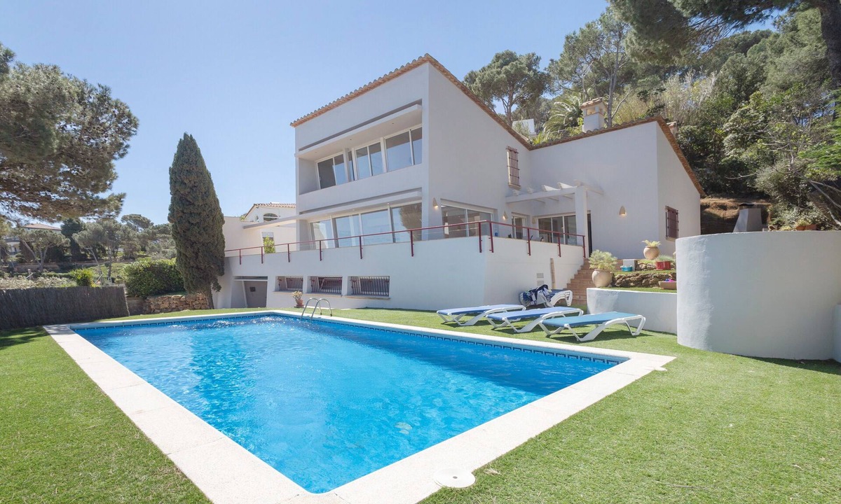 Begur House | House with Stunning Sea Views Just Steps from Playa del Racó