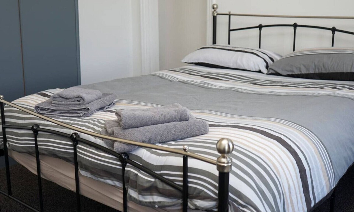 Hull House | Hullidays》University Quarter 4 Bed House