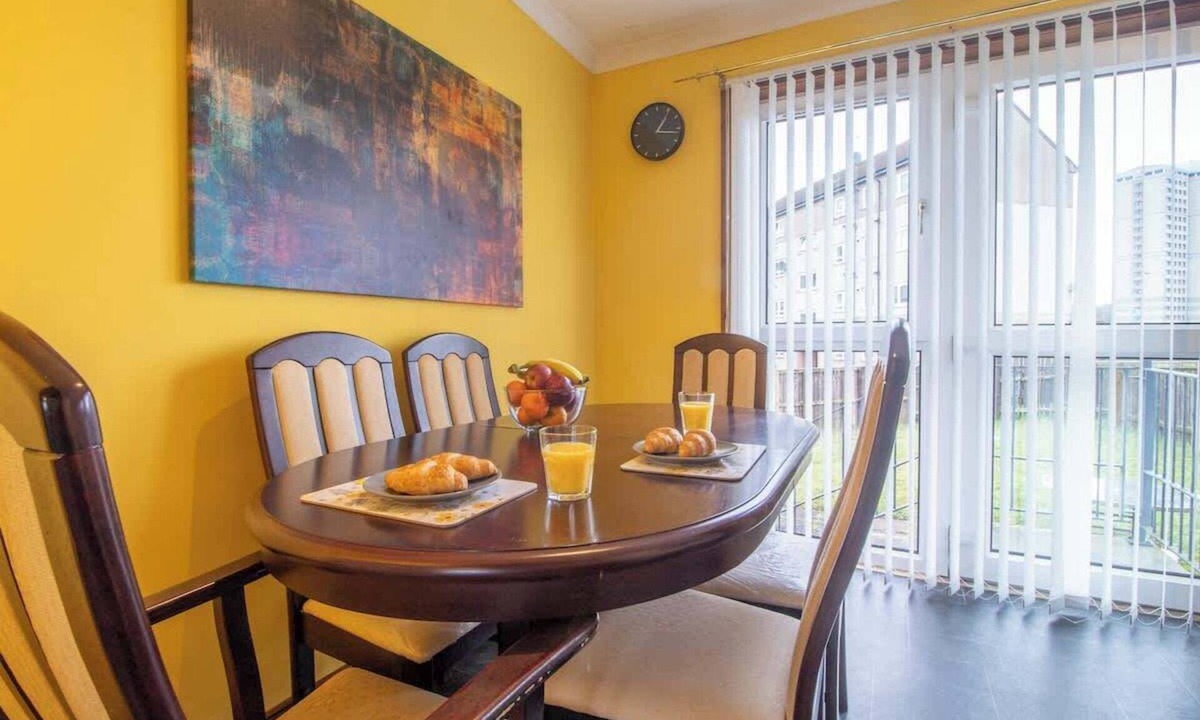 Glasgow House | Ideal Contractor Stay | 2-Bed Near Glasgow Fort