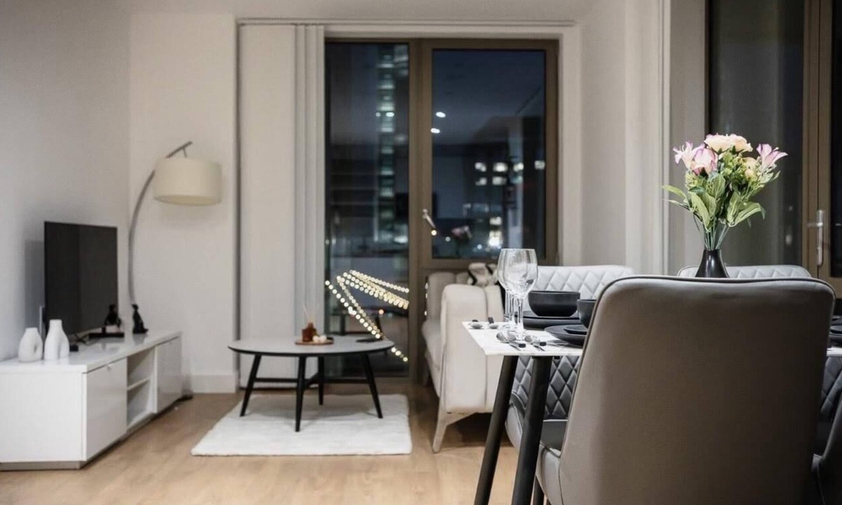 Poplar Apartment | Immaculate 2-Bed Apartment in Canary Wharf