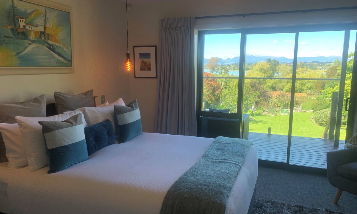 Mapua Apartment | Incredible mountain & sea views - 2 Bedrooms apartment (ground floor)
