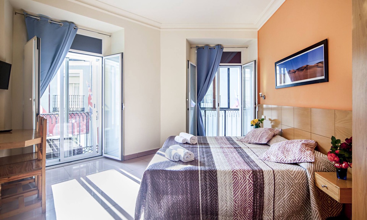 Centro Hostel | INTER Puerta del Sol - Auto Check-in