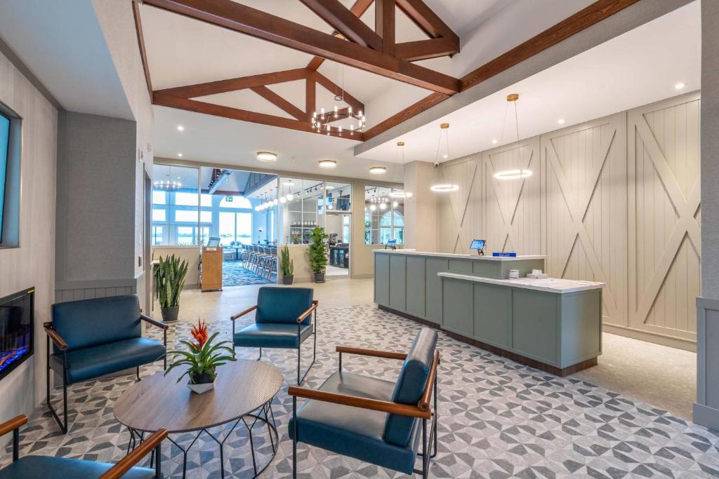 West Lake Hotel | Isaiah Tubbs Resort & Conference Centre