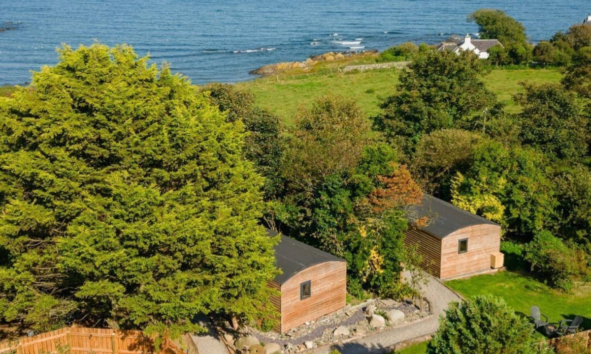 Newton Stewart Cottage | Ivy - a pod that sleeps 4 guests in 2 bedrooms
