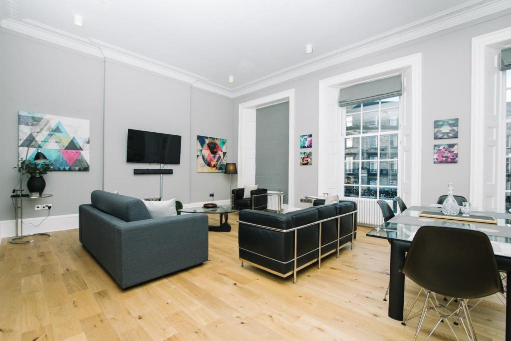 West End Apartment | JOIVY Modern 1 bed flat next to Haymarket Station
