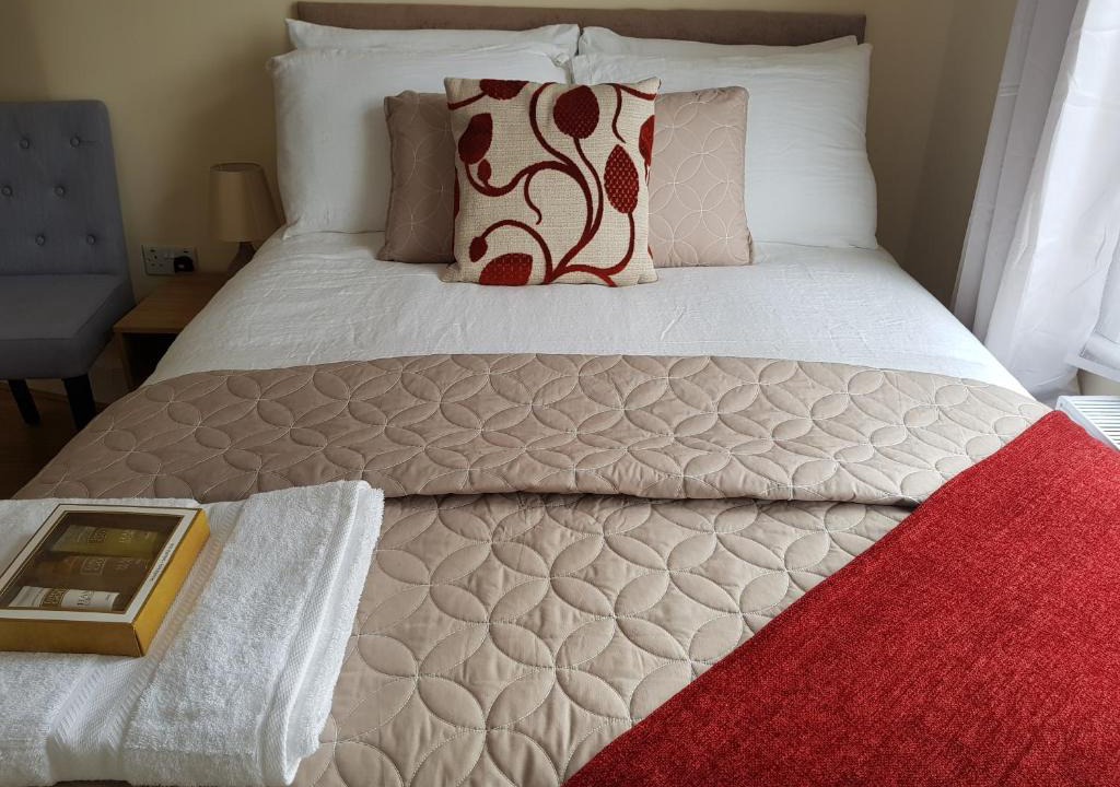 Enfield Hotel | Kathleen House Plus