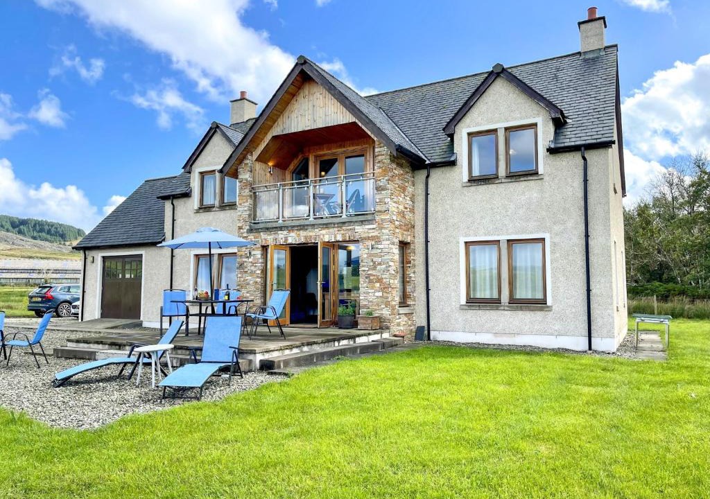Tarbert House | Kennacraig Lodge
