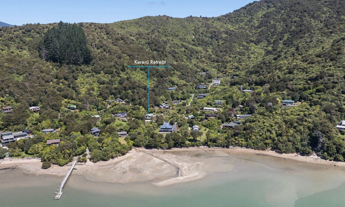 Moetapu Bay House | Kereru Retreat at Moetapu Bay