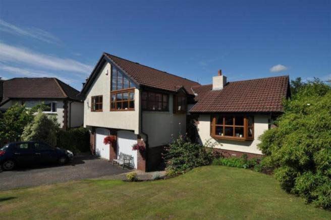 Largs House | Kilburn Holiday Cottage