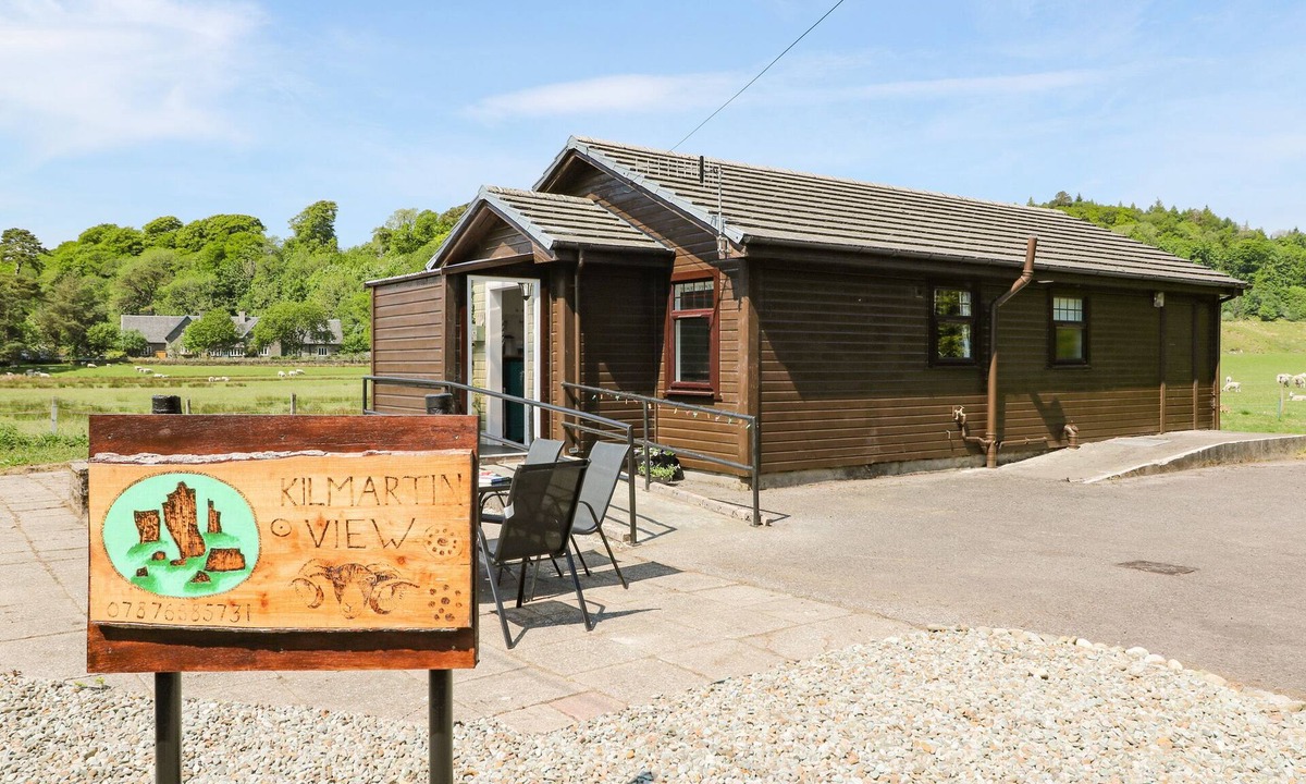 Lochgilphead Cottage | KILMARTIN VIEW, pet friendly in Lochgilphead