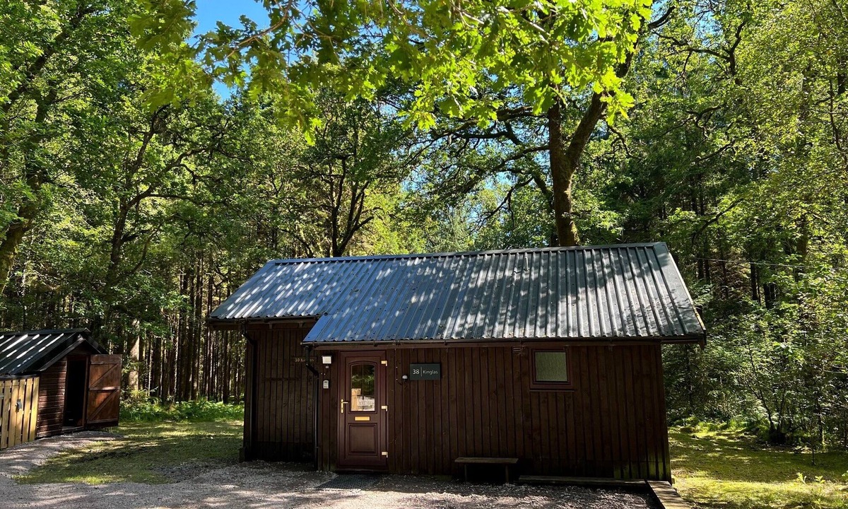 Taynuilt Cabin | KINGLAS CABIN is in a lovely, peaceful location deep in the forest, with hot tub