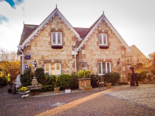 Godshill Bed & Breakfast | Koala Cottage