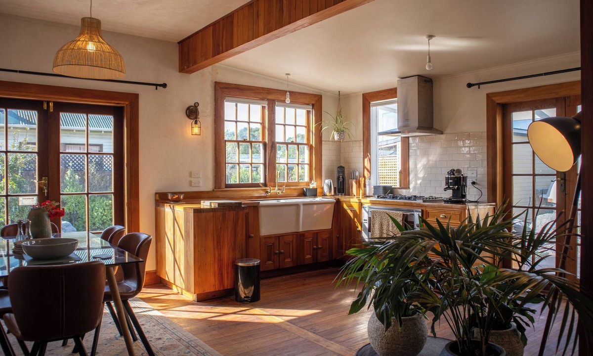 Kaikoura House | Kowhai Cottage | Pizza Oven | Super Central - KK32726