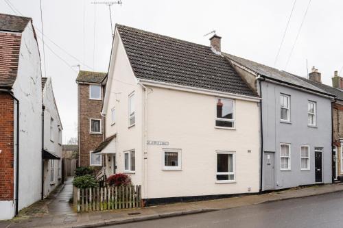 Bury St Edmunds House | La Casa Bianca