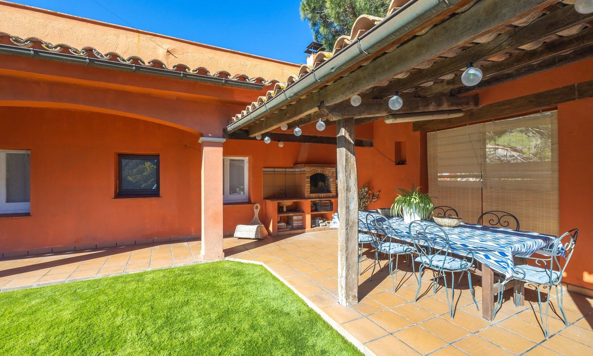 Sant Feliu de Guixols House | La Caseta de Sant Pol – Families Only, Private Pool & Wi-Fi