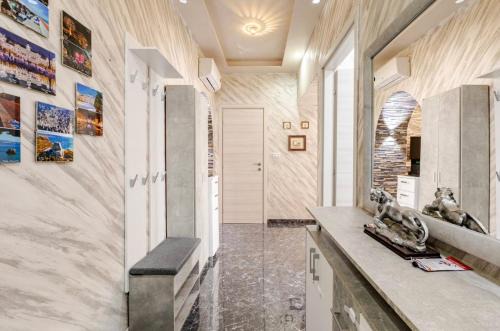 Barriera Vecchia-San Giacomo Apartment | La Maison De Celine