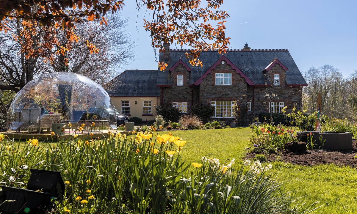 Enniskillen Apartment | Lakeside retreat on Lough Erne. Self catering, BBQ & woodburner. Adults only.