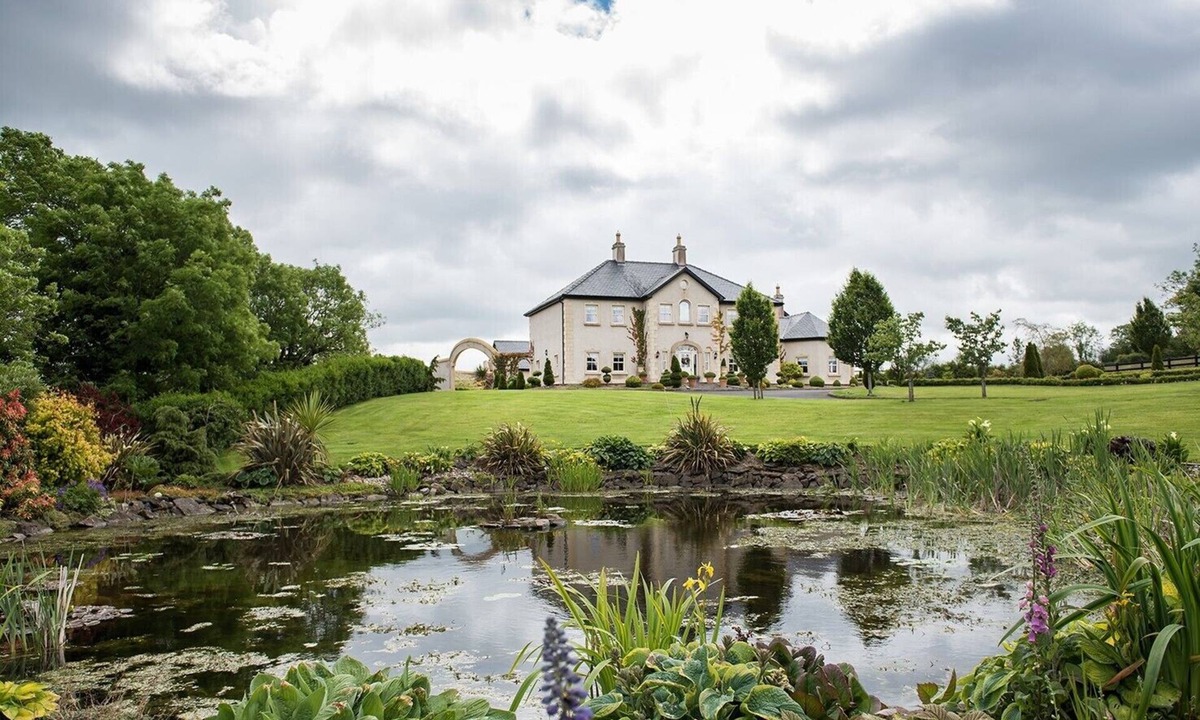 Enniskillen House | Lavender Manor is a gem of the Fermanagh countryside ideal for celebrations.n