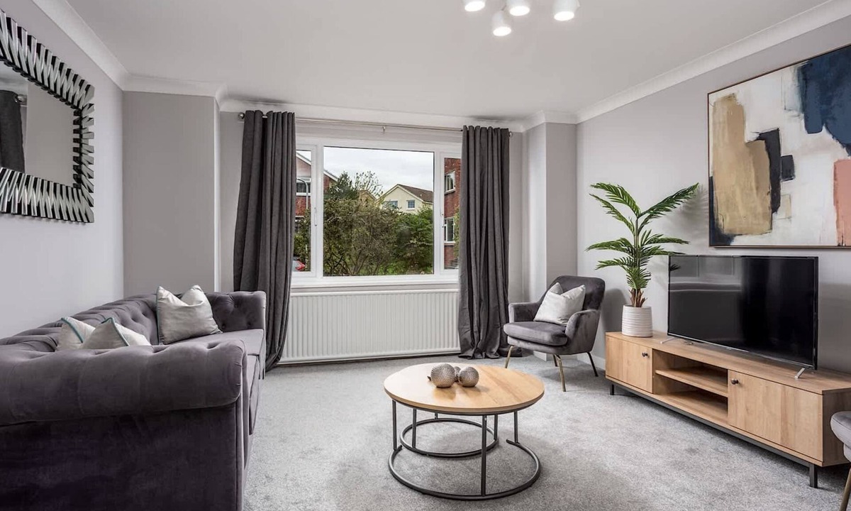 Ayr House | Leeward House - Donnini Apartments