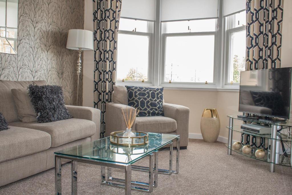 Rothesay Apartment | Lexington Apartments, entire apartment, sea view, private parking, wifi