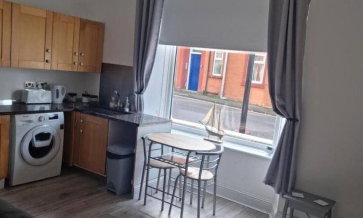 Largs Apartment | Lido Bay nGround Floor Apartment nClose to Beach Front