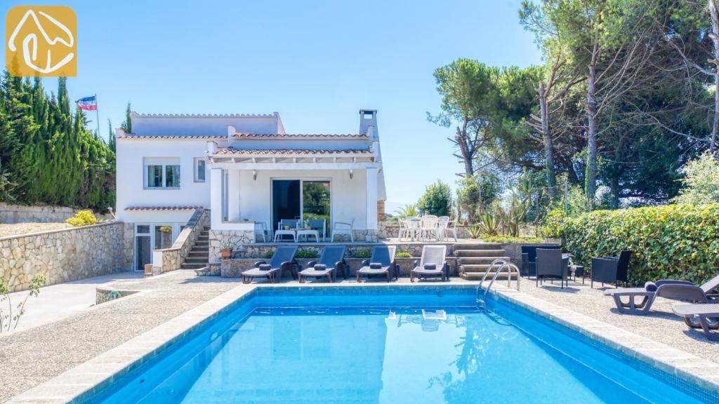 Condado del Jaruco Villa | Lloret de Mar Villa Sleeps 9 Pool WiFi