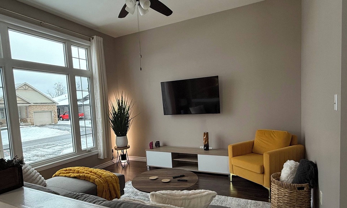 Long Sault House | Lost Villages Stay South Stormont | 3BR/2 full WR+BBQ+Fire pit+Games Room