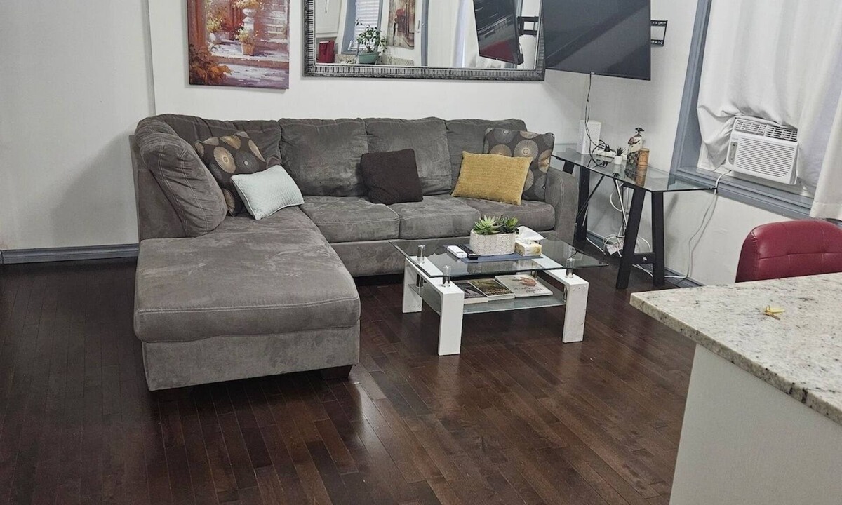 ByWard Market Apartment | Lovely App Downtown Ottawa 210D