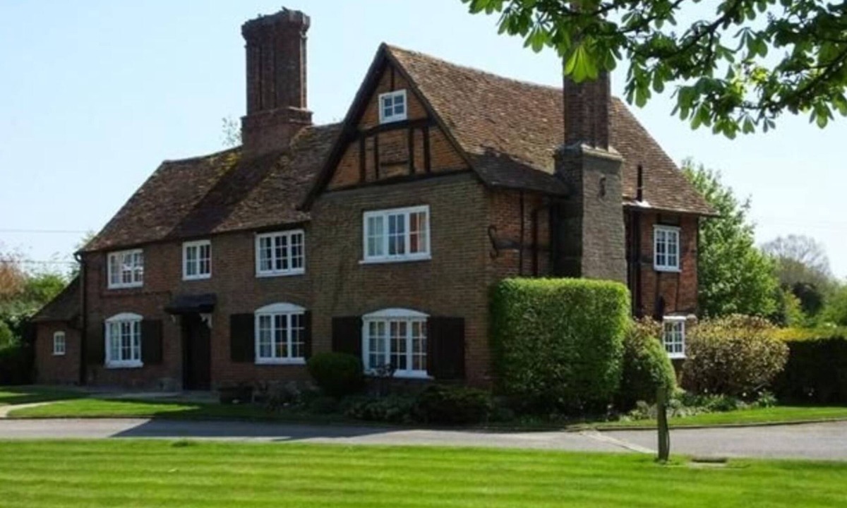 Tring House | Loxley Barn, 1-Bed Cottage Retreat
