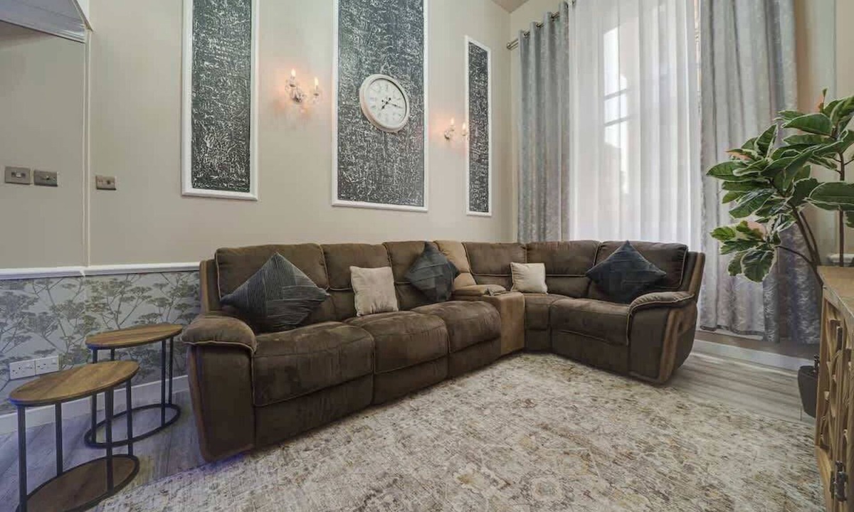 City Centre Glasgow Condo | Luxurious 2BR Apartment, Glasgow City Centre