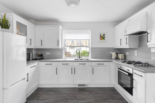 Braintree House | Luxurious 3 Bed House in Braintree Town with Free Parking with Sky Sports, Netflix and more
