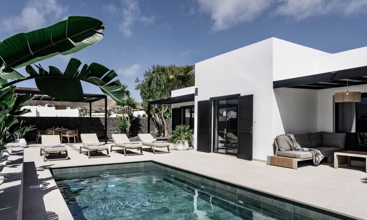 Playa Blanca House | Luxurious Villa Acebo 4 bed, 4 bath, Private pool