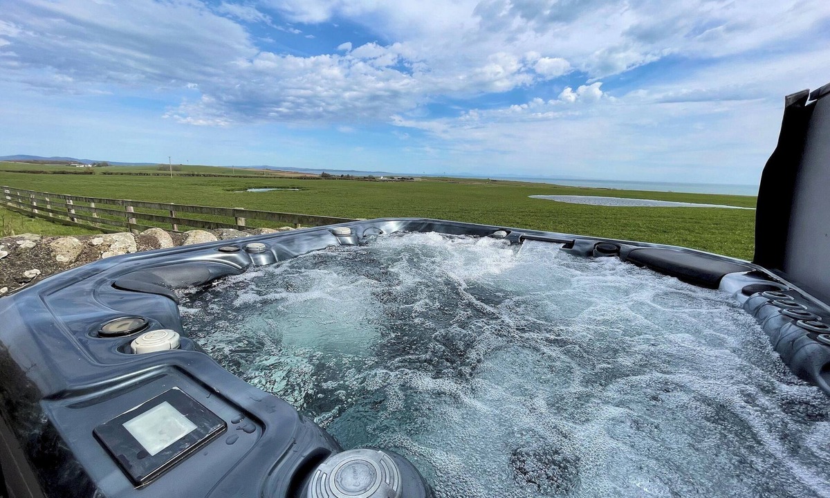 Newton Stewart House | Luxury Farmhouse Retreat with Sea Views & Hot Tub - Pass the Keys