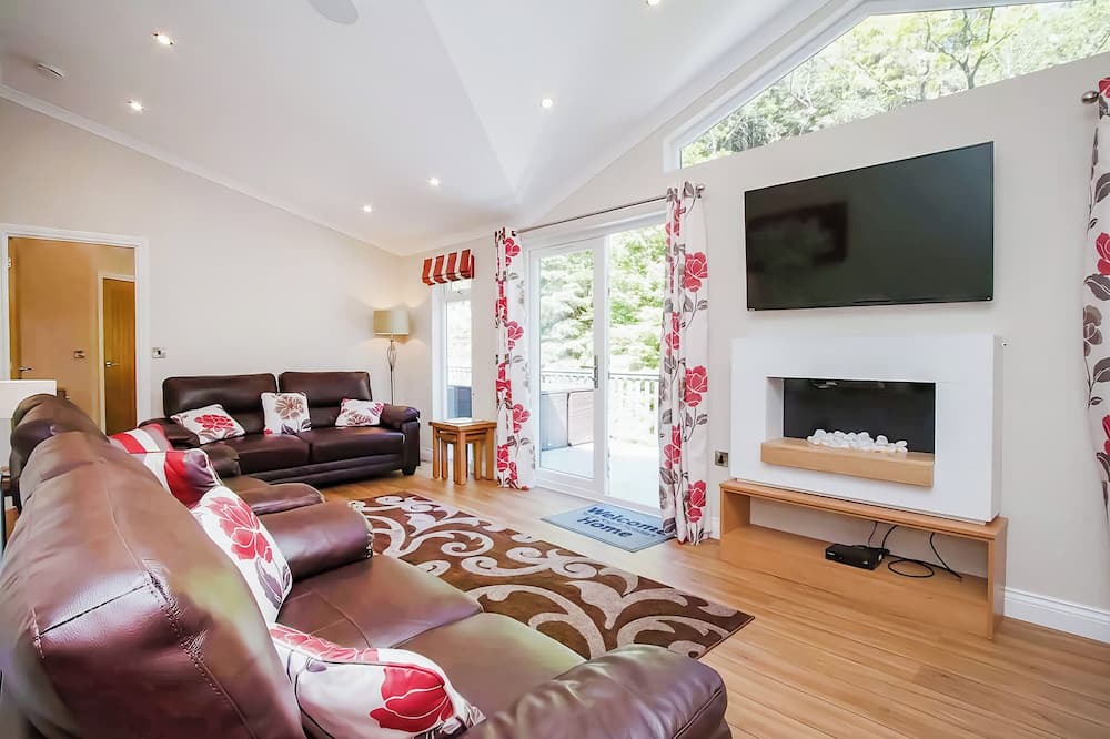 Lochgoilhead Ski Chalet | Luxury Lodge 5 bed Hot Tub