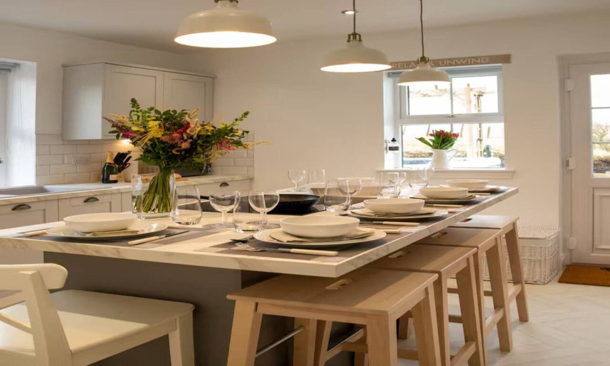 Sanquhar House | Luxury Scottish Cottage with Hot Tub & Views - Pass the Keys