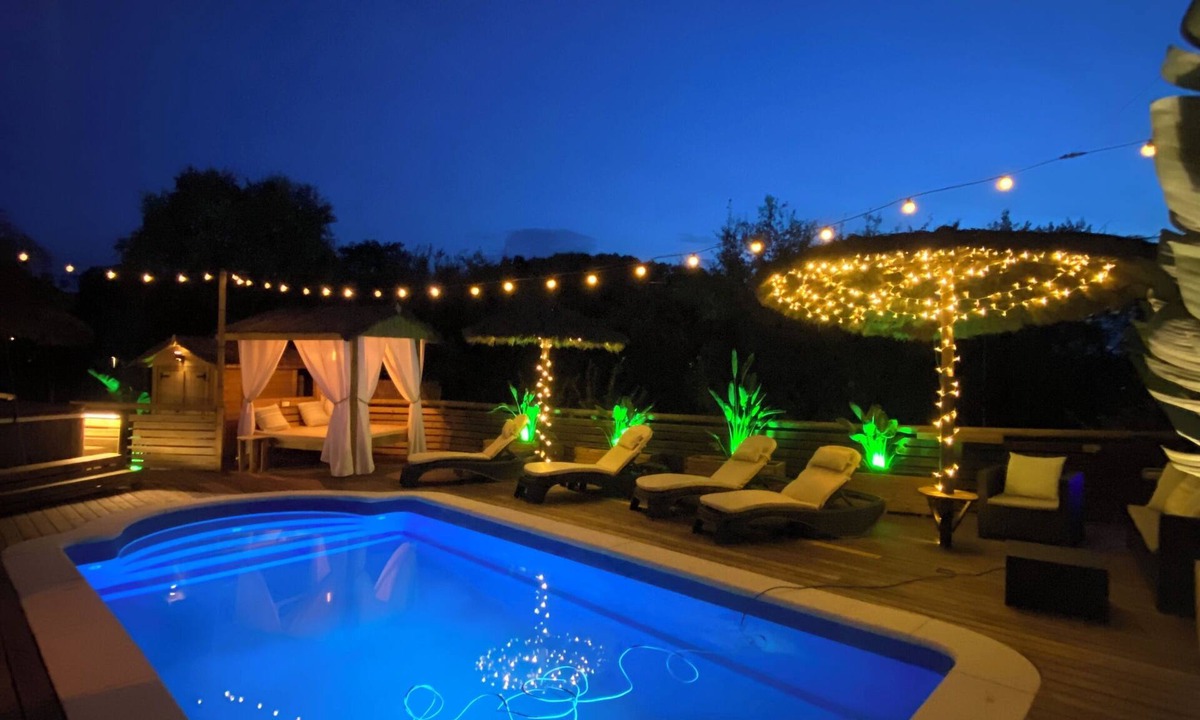 Begur Apartment | Luxury, self contained, airconditioned studio with private terrace & use of pool
