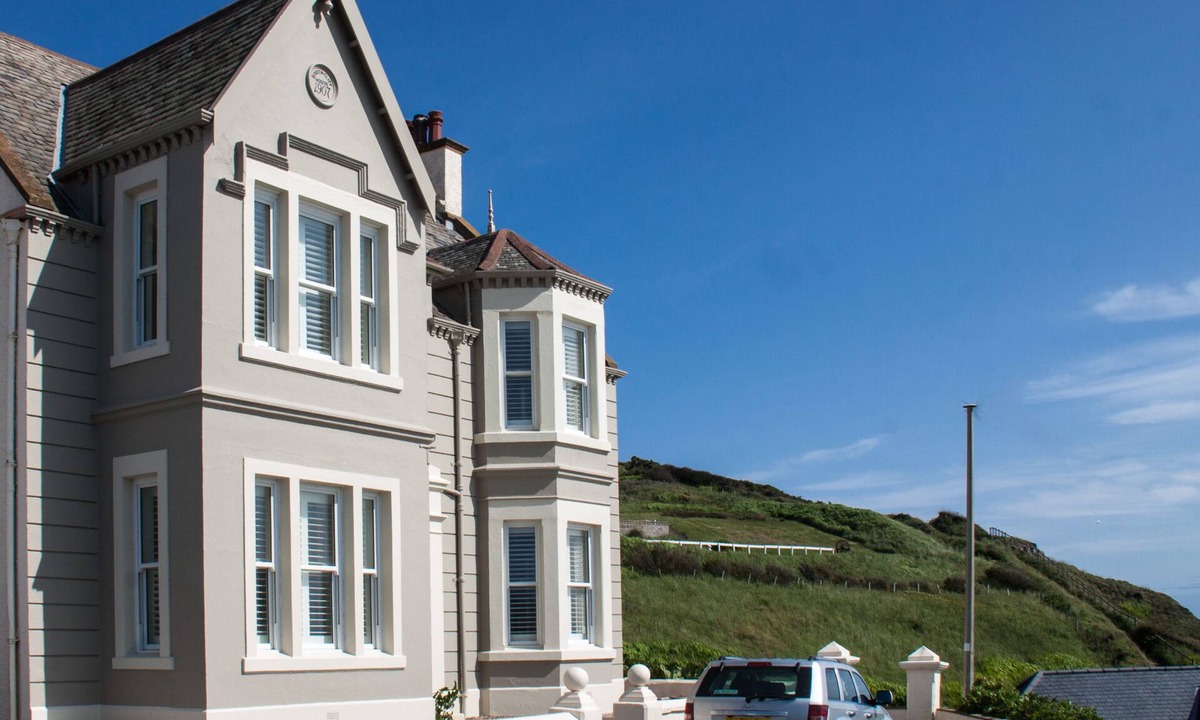 Portpatrick House | Luxury Villa with Stunning Sea Views, Sleeps 10