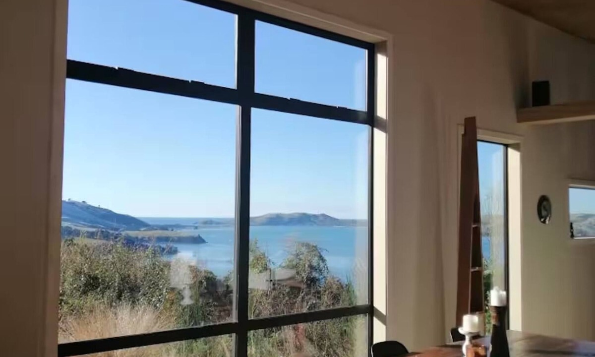 Careys Bay House | Manu Heights - Tranquil Luxury, Views & Privacy.