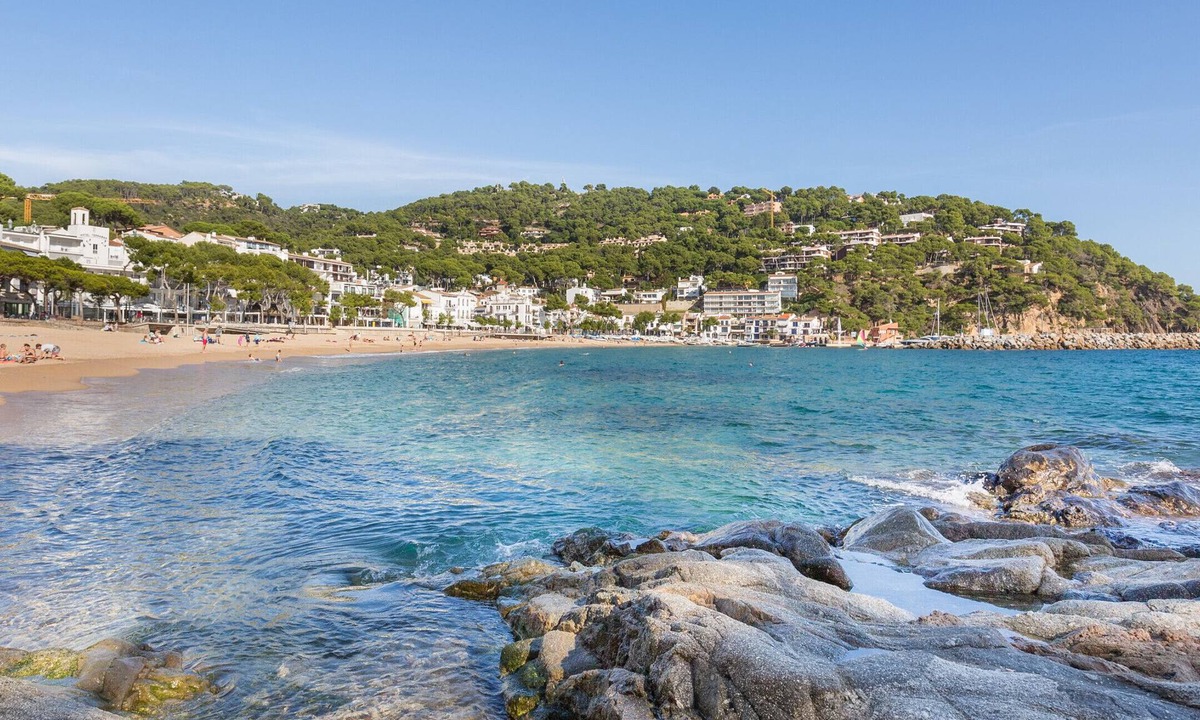 Calella de Palafrugell Apartment | (Marineda) Villa for 12 with pool and garden