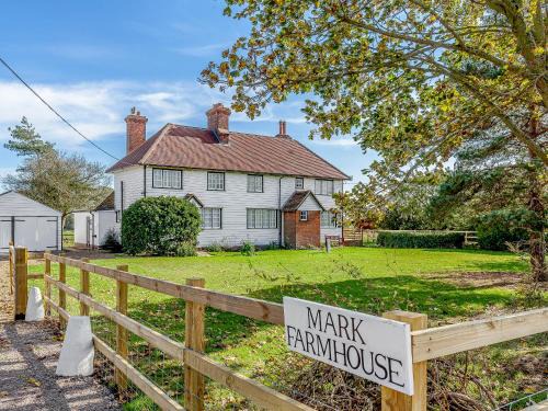 Bradwell-on-Sea House | Mark Farmhouse