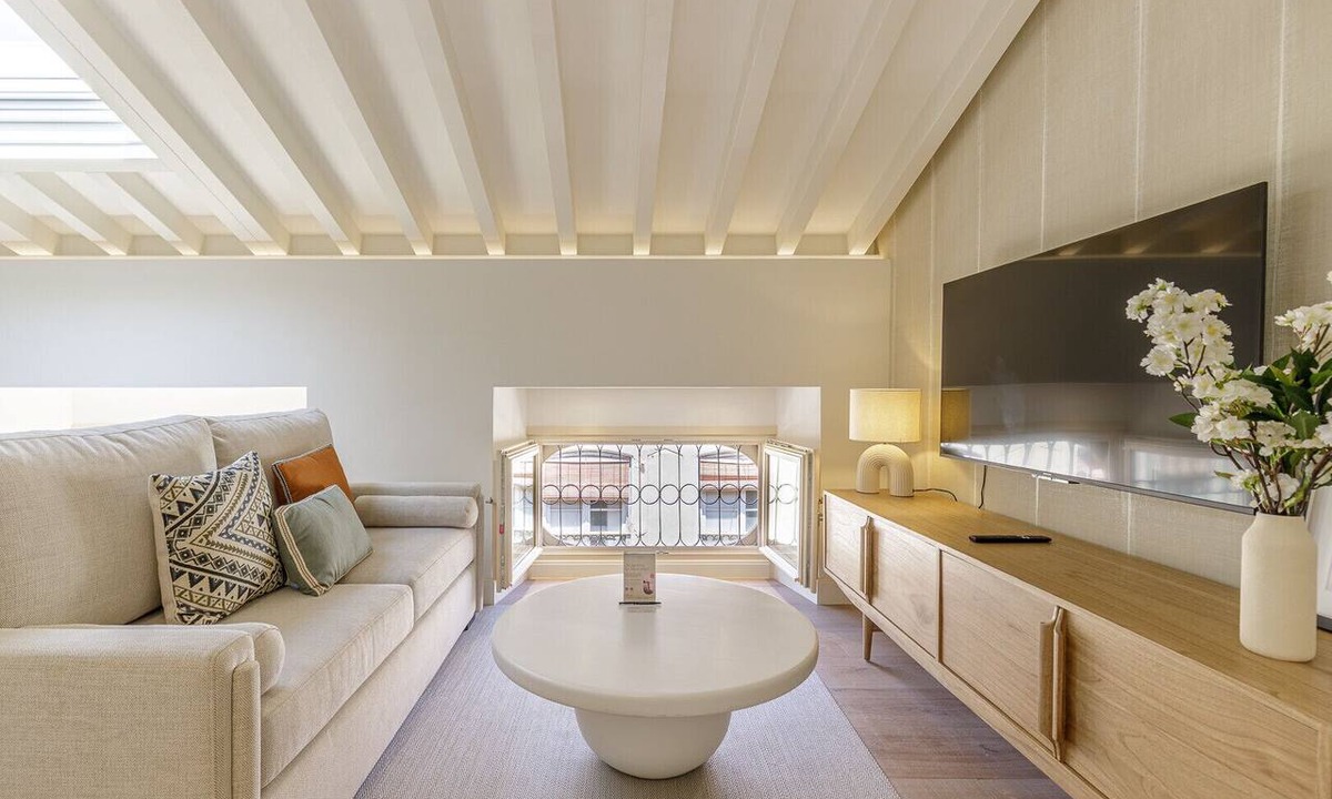 Malaga Historic Centre Apartment | Marqués de Velazquez 4B
