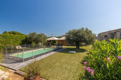 Sant Gregori House | Mas Font - Casa rural con piscina privada y jardín a 10min de Girona