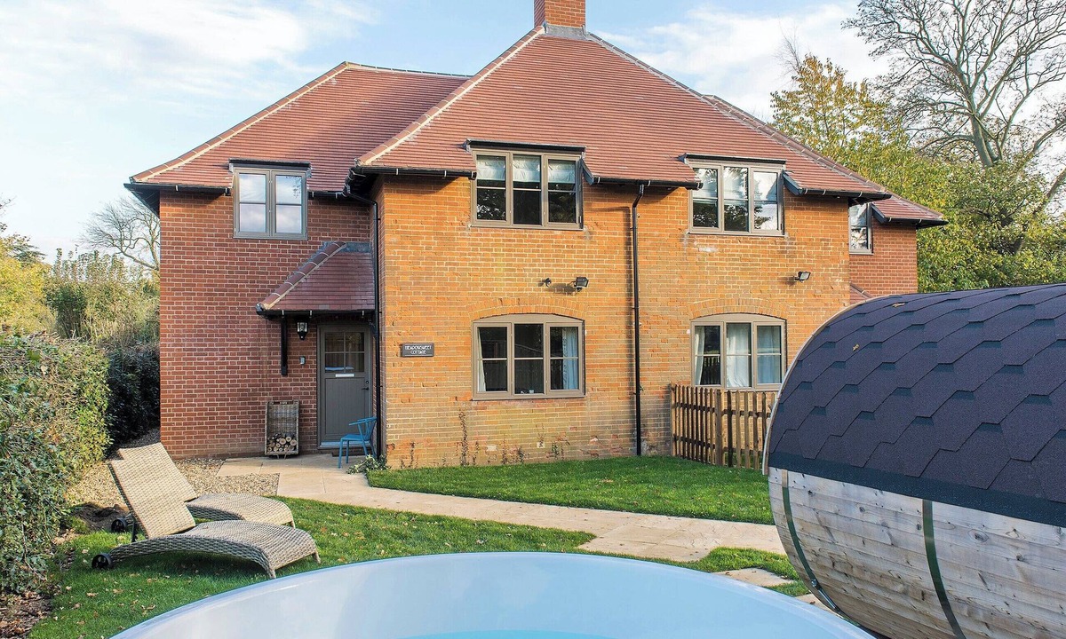 Hethel Cottage | Meadowsweet Cottage-UKC2458