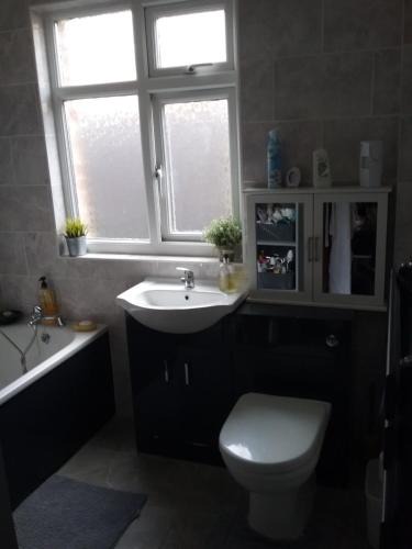 Clacton-on-Sea House | medium sized room in my bungalow