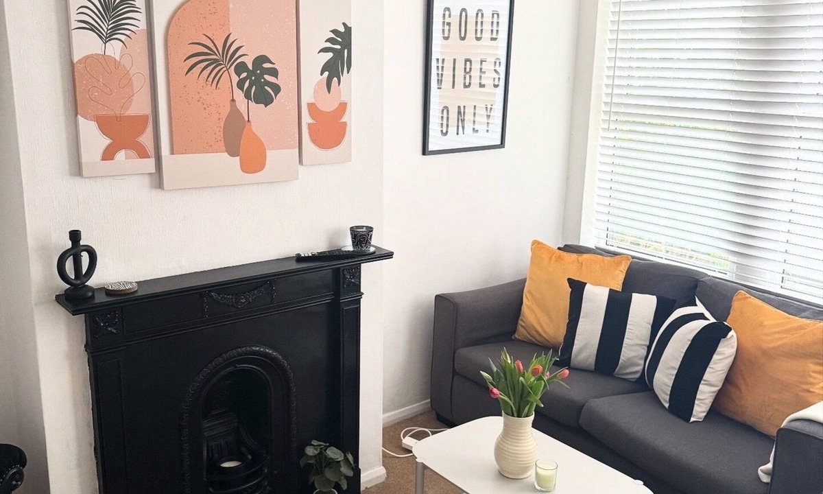 Great Baddow House | Mildmay House by Stays Accommodation