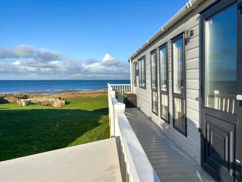 Ayr House | Millars Caravan