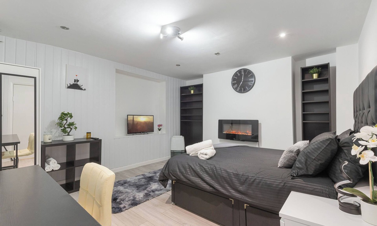 Tower Hill Apartment | Modern 1 Bed Apartment in Central London – Perfect for Couples & Solo Travelers!