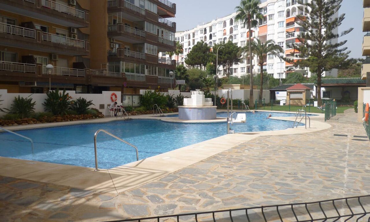 Torreblanca Apartment | Modern 1 Bed Seafront Apt Los Boliches