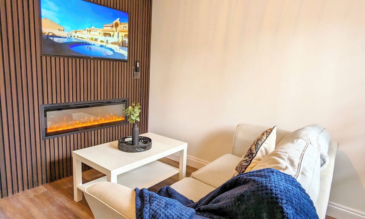 Halstead House | Modern 2 bed 1 bath terraced house in Halstead