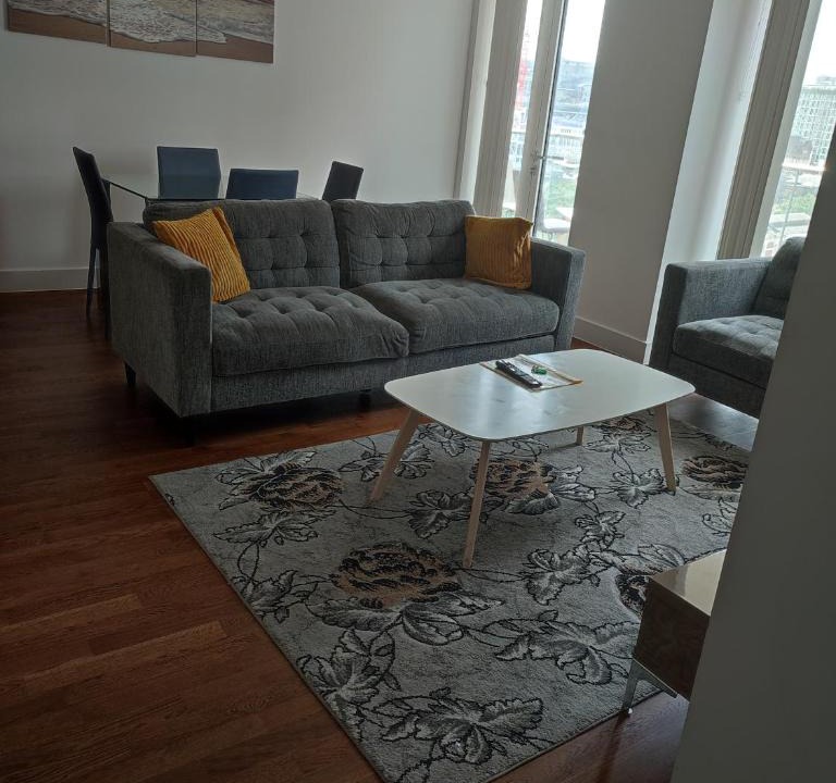 Woolwich Apartment | Modern 2 bedroom Apt with easy access to Central London, O2, Excel centre and Parking